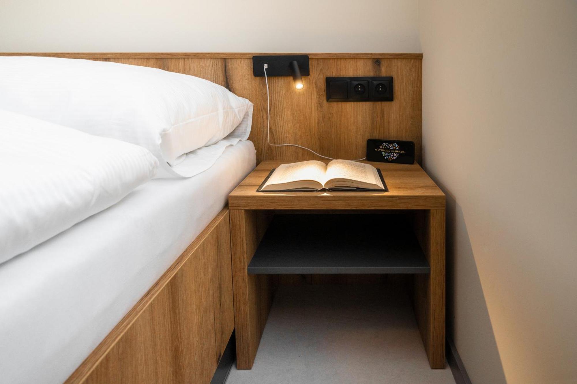 Hotel Mlynicka Zahrada Červená Voda Esterno foto